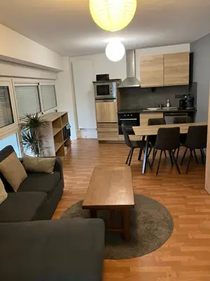 Cuisine ou kitchenette dans l'établissement Grand studio centre ville St Pierre
