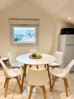 Cuisine ou kitchenette dans l'établissement Espace cosy - Zénith & Atlantis