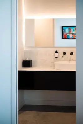 Télévision ou salle de divertissement dans l'établissement Villa Loire Harmony