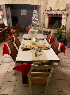 Coin salon dans l'établissement Chambre d'hôtes Sous Les Grands Chênes NOMADE