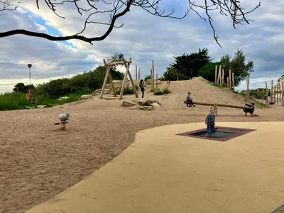 Aire de jeux pour enfants de l'établissement Hyper Centre - Draps Inclus - Fibré - Parking - Local Vélos - Jusqu'à 6 personnes
