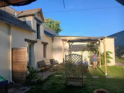 Jardin de l'établissement Studio indépendant T1, entre Nantes et Rennes