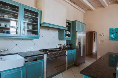 Cuisine ou kitchenette dans l'établissement Château Chevreuil