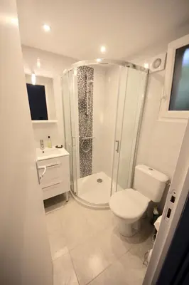 Salle de bains dans l'établissement Le Petit Pez