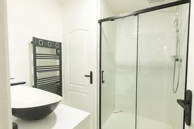 Salle de bains dans l'établissement La Mezzanina - Hypercentre - Gare