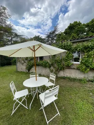 Jardin de l'établissement Gîte de la Rochejaquelein