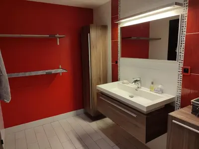 Salle de bains dans l'établissement Grand T2 lumineux avec parking