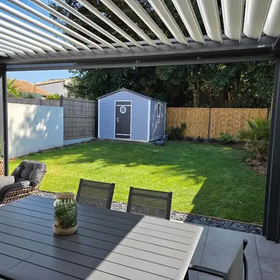 Jardin de l'établissement Maison proche de la coulée verte et commodités