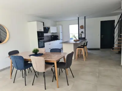 Plan de l'établissement Maison proche de la coulée verte et commodités