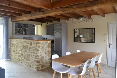 Cuisine ou kitchenette dans l'établissement Gite coteau de la vouraie