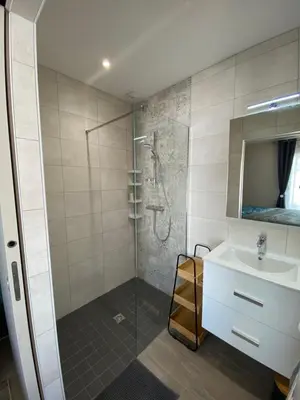 Salle de bains dans l'établissement les Alizés