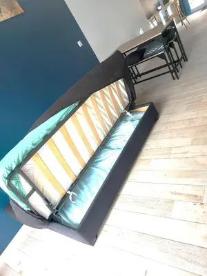 Coin salon dans l'établissement PLAIN PIED, avec mezzanine et espace extérieur 10min Puy du F