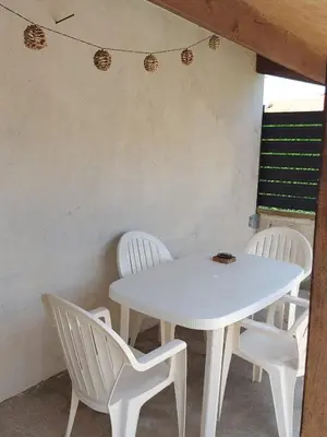 Plan de l'établissement PLAIN PIED, avec mezzanine et espace extérieur 10min Puy du F