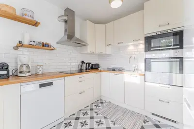 Cuisine ou kitchenette dans l'établissement Maison Athlos - Quartier calme au coeur de Nantes