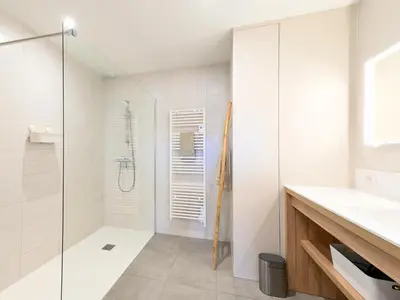 Salle de bains dans l'établissement Gîte L'Art du Rustique Chic - Sérénité et Elégance