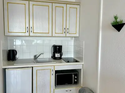 Cuisine ou kitchenette dans l'établissement Studio confortable avec vue mer, animaux acceptés - FR-1-652-48