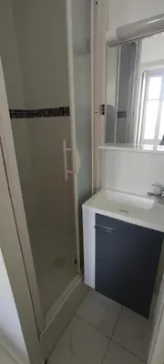 Salle de bains dans l'établissement VIARME - Grand T4, 6 pers au calme en centre ville