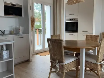 Cuisine ou kitchenette dans l'établissement Maison moderne avec clim, jardin et parking, proche plage Noirmoutier - FR-1-426-565