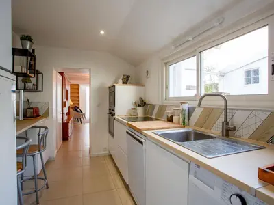 Cuisine ou kitchenette dans l'établissement Holiday Home Norecic-1 by Interhome