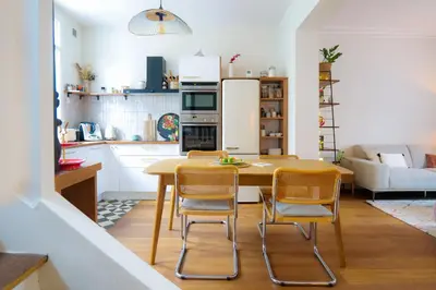 Cuisine ou kitchenette dans l'établissement Superbe maison quartier Gare Angers 4 personnes