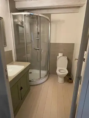 Salle de bains dans l'établissement Le petit Pavillon