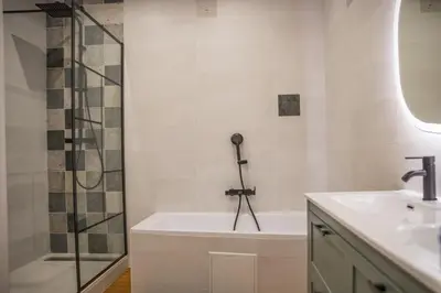 Salle de bains dans l'établissement l'écrin du lac