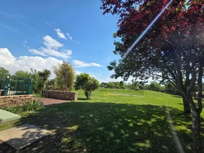 Jardin de l'établissement Maison rénovée près de la mer avec 2 piscines, parking et animaux acceptés - FR-1-364-174