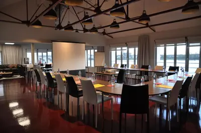 Coin salon dans l'établissement Les 3 Lieux - Hôtel, Restaurant, Espace sensoriel