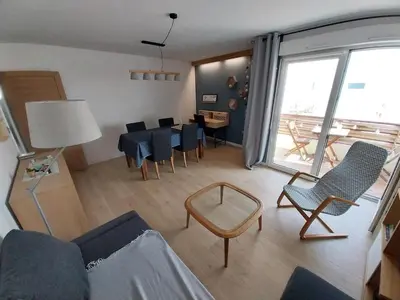 Coin salon dans l'établissement T2 moderne à deux pas de la gare - avec parking