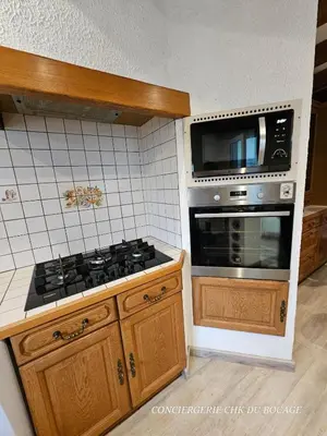 Cuisine ou kitchenette dans l'établissement La Casa - Gîte familal - 15min from Puy duFou