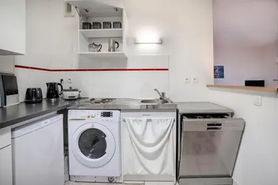 Cuisine ou kitchenette dans l'établissement Mail Pablo Picasso BIS -Parking