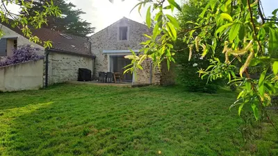 Jardin de l'établissement Gites O Ptit Bonheur - Vendée - 2 Maisons de 85 m2 chacune avec piscine extérieure chauffée & couverte