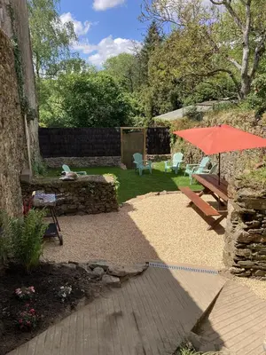Jardin de l'établissement Maison l'or du temps gite Les Vignes