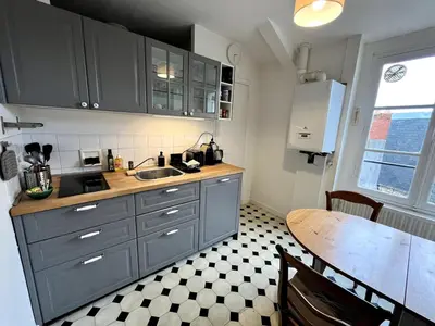 Cuisine ou kitchenette dans l'établissement Delorme 2pers Tv & Wifi