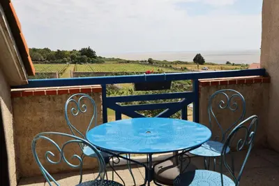 Balcon ou terrasse dans l'établissement Eco-Domaine La Fontaine - RESIDENCE-SPA - 300 m Plage de la Fontaine aux Bretons