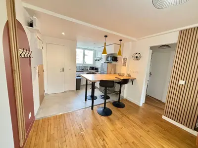 Cuisine ou kitchenette dans l'établissement La Madeleine avec parking