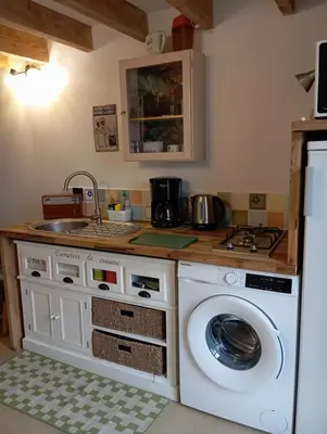 Cuisine ou kitchenette dans l'établissement Hébergement dans village de bord de Loire