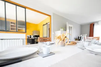 Plan de l'établissement Le Cocon Perché - Ambiance Pastel et Jardin Arboré