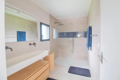 Salle de bains dans l'établissement La Houlette
