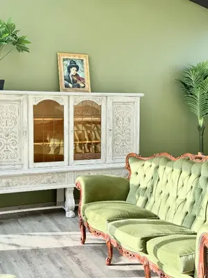 Coin salon dans l'établissement Le Manoir médiéval de Garance