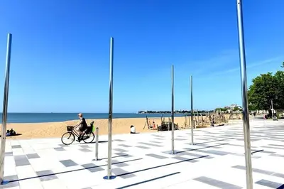 Vue générale sur la mer ou vue sur la mer prise depuis l'appartement