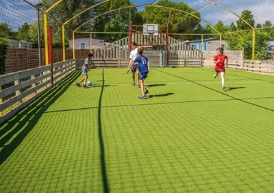 Clients de l'établissement ZEcamping familial parc aquatique et piscine couverte