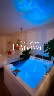 Piscine de l'établissement L Anaya Nantes Spa et Sauna ou située à proximité