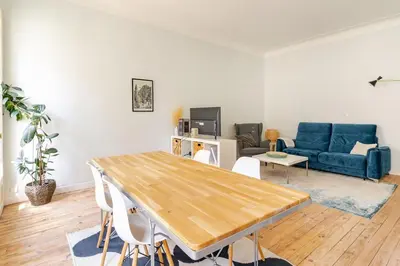 Coin salon dans l'établissement Appartement cosy hypercentre T3 Graslin