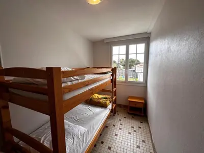 Un ou plusieurs lits dans un hébergement de l'établissement Maison de Vacances Notre Dame-de-Monts - 4 Pers - Animaux Acceptés - FR-1-540-305