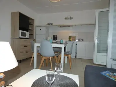 Cuisine ou kitchenette dans l'établissement Maison de vacances à Fromentine - 35m², Animaux admis, 4 personnes - FR-1-540-309