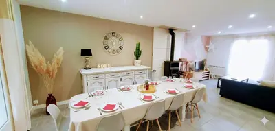 Coin salon dans l'établissement Maison Le Baron 13pers Tiffauges proche Puy du Fou