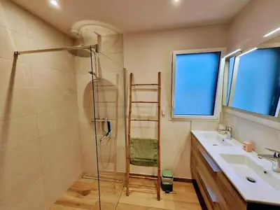 Salle de bains dans l'établissement Maison La Verrie 6/8 pers proche Puy du Fou