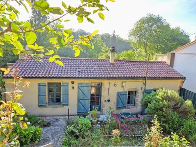 Jardin de l'établissement Le Pont Haut vue sur Rivière proche Puy du Fou