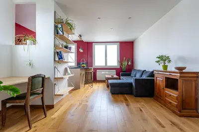 Coin salon dans l'établissement Le St Jacques 360 - CALME - WIFI Fibre Très Haut Débit - Lumineux - Proche Gare PIRMIL